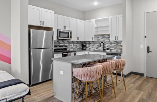 South Nashville Apartment | 2BR, Sleeps 6, Free Wifi, 8 Min to Broadway