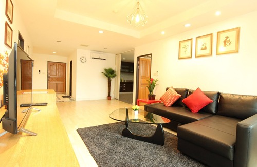 Thung Maha Mek Apartment | Comfortable 2BR Retreat Near BTS – Ideal for Families