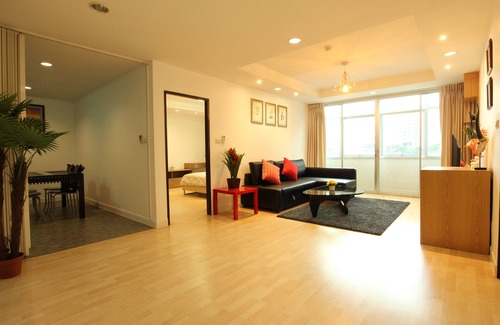 Thung Maha Mek Apartment | Comfortable 2BR Retreat Near BTS – Ideal for Families
