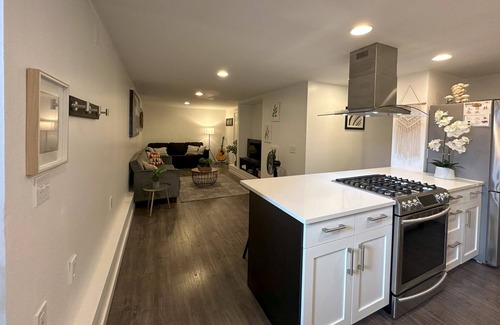 Lake Forest Park Apartment | Guest Rated 9.8: Cozy 2BR Suite by Lake Washington
