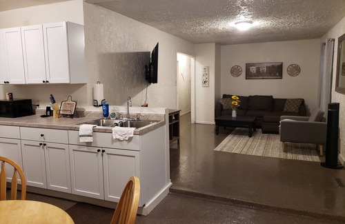 Rockford House | Modern 2BR Retreat with Private Entrance & Family Amenities