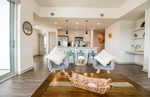 Third Ward Apartment | Stylish 2BR Uptown Apartment Near Truist Field - Pet Friendly