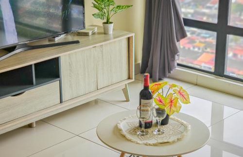 Central District Apartment | Modern 2BR Oasis with Pool & Ocean View near Mid Valley
