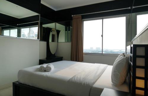 Old Jakarta Apartment | Modern 2BR Apartment with Pool Access at Mediterania Marina