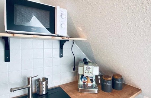 Altlindenau Apartment | Cozy 2Br Apartment Near Karl-Heine-Canal with Breakfast