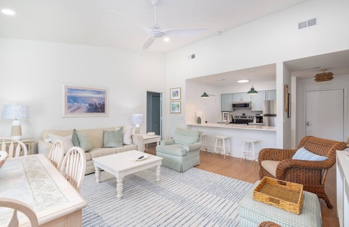 Isle of Palms Condo | Family-Friendly Poolside Retreat with Ocean Views