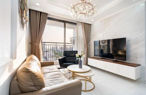 Bach Dang Riverside Apartment | 2BR City View Oasis in Saigon with Free Infinity Pool