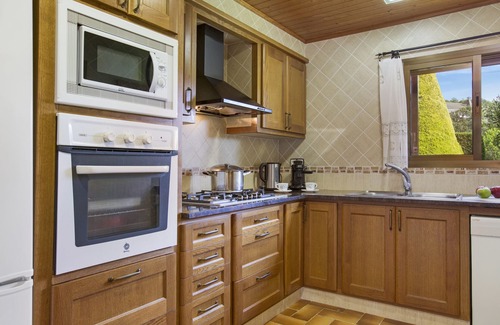Puigventos Villa | Spacious Home for 10 with Private Pool in a Tranquil Setting