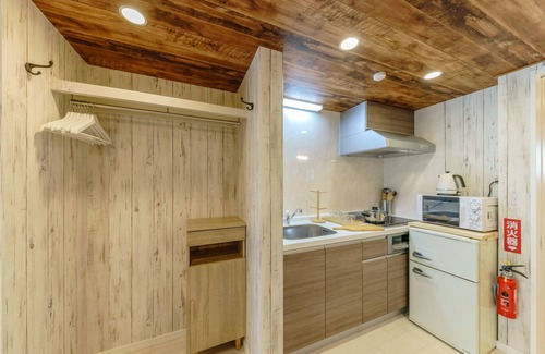 Okubo Apartment | New AP Tluxury: Free WiFi & Family-Friendly Amenities