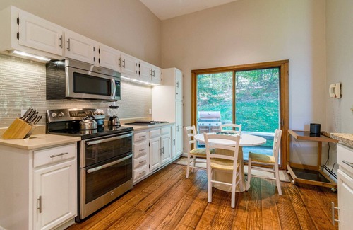 Stratton Mountain House | Experience Adventure at Stratton Mountain with Spa & Hot Tub