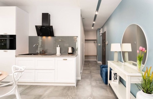 Trzebiatow Apartment | Beachside Retreat with Pool, Ocean Views & Secure Parking
