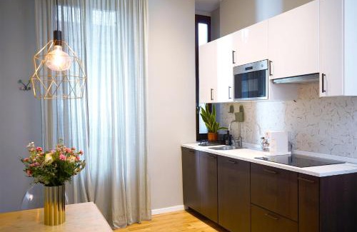 Zona Padova Apartment | B32b Modern One-Bedroom Apartment with Cozy Balcony