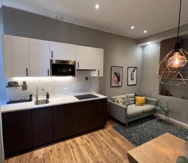 Zona Padova Apartment | B32b Modern One-Bedroom Apartment with Cozy Balcony