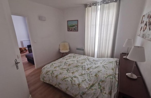Saint-Germain-en-Laye Apartment | Cozy Wei&Pei Apartment in St Germain En Laye Center