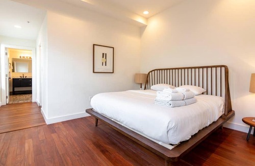 South Pointe Apartment | Pet-Friendly Retreat Just 2 Minutes from the Beach