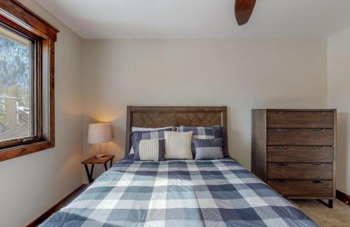 Frisco House | Exceptional 2nd Ave Luxury Hotel with Family-Friendly Amenities