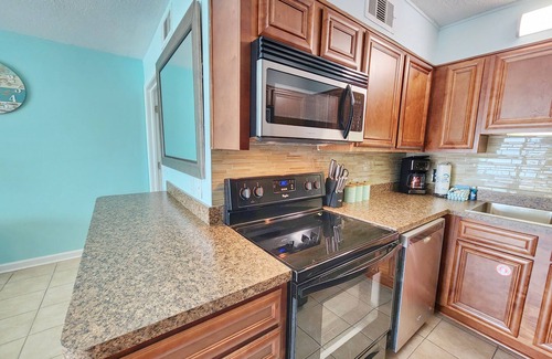 Panama City Beach Condo | Beachfront Resort with Ocean View and Free Beach Chairs