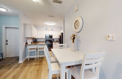 Dune Allen Beach Condo | Beachside Condo with Balcony & Outdoor Pool Retreat