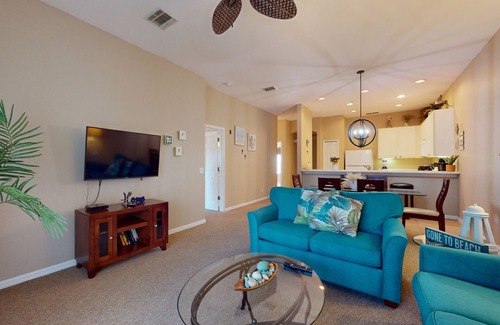 Bahama Bay Condo | Perfect 2nd-Floor Condo with Pool, Sauna & Gym Near Parks