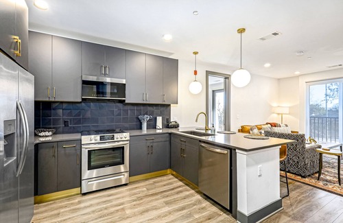 Rolling Mill Hill Condo | Downtown Condo Retreat with Rooftop Lounge & Gym Access