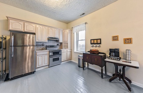 Savannah Apartment | Historic Building Loft Near Family-Friendly Attractions
