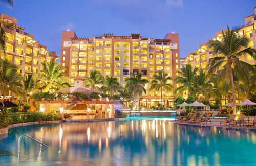 Flamingos Condo | Villa La Estancia: Top-Rated 2BR Condo with Pool & Spa