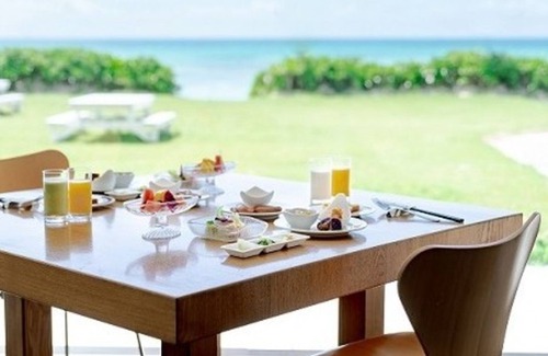 Kumejima Hotel | Cozy Retreat at Shimajirigun Okinawa with Pool & Breakfast