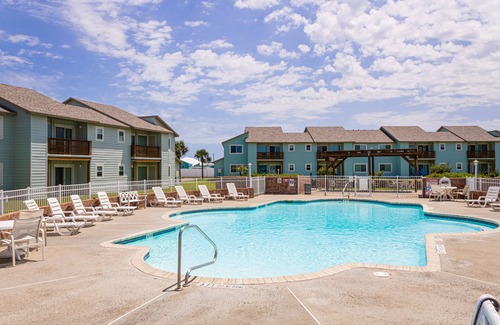 Port Aransas Condo | Top-Rated Condo with Pool & Hot Tub Near Marina