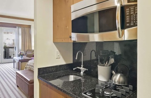 Stowe Area Apartment | Top-Rated Studio Stay at The Lodge at Spruce Peak