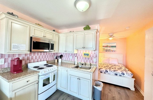 Atlantic Beach Condo | Oceanfront Studio with Private Beach Access & Pool