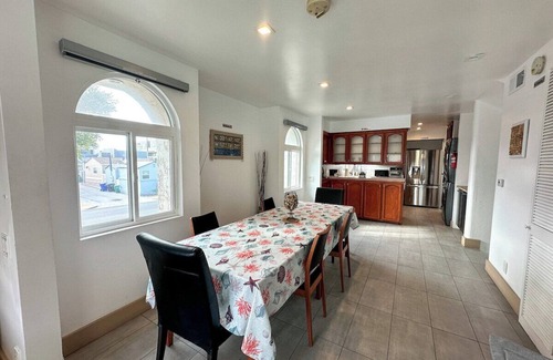 Mission Beach House | 2nd Floor Unit · Central Beach Loft, Garage, Steps 2 Ocean!