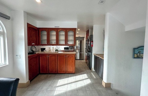 Mission Beach House | 2nd Floor Unit · Central Beach Loft, Garage, Steps 2 Ocean!