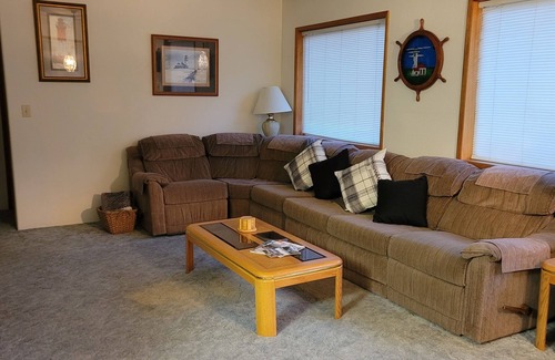 Ketchikan House | Exceptional 2nd Story Guest House with Oceanfront Views
