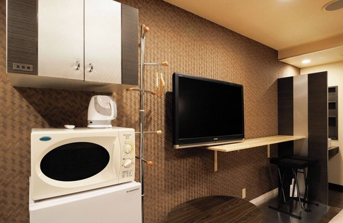 Adachi Apartment | Convenient Access to Tokyo's Attractions at Adach Hotel
