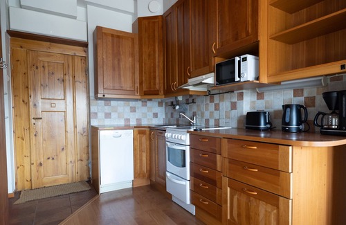 Etu-Toolo Apartment | Elegant 2ndhomes Penthouse with Balcony & Family Amenities