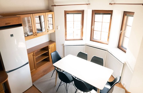 Etu-Toolo Apartment | Elegant 2ndhomes Penthouse with Balcony & Family Amenities