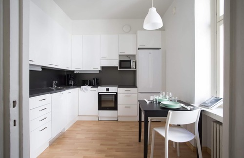Kaartinkaupunki Apartment | Inviting 2BR Apartment Near Esplanade Park with Breakfast