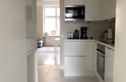 Ullanlinna Apartment | Bright & Modern 1BR Home in Ullanlinna - Family Friendly Stay