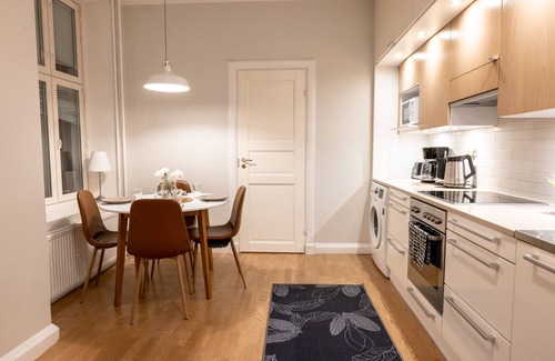 Kluuvi Apartment | Cozy 2ndhomes Center Retreat with Sauna & Balcony