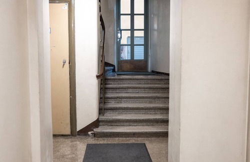 Hietalahti Apartment | Cozy Studio Retreat in Kamppi with Kitchen & Breakfast