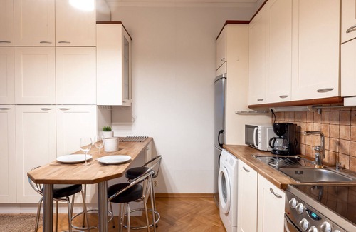 Punavuori Apartment | Cozy Top Floor Studio with Kitchen & Breakfast Included