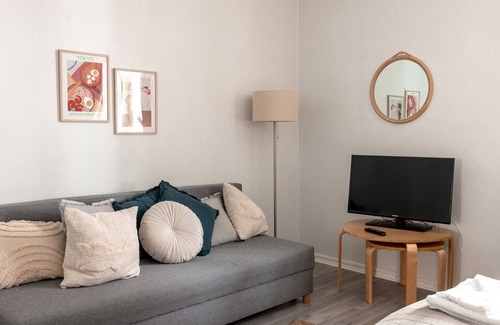 Kaartinkaupunki Apartment | Charming 2ndhomes Cozy Studio Near Esplanade Park