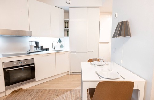 Hietalahti Apartment | Cozy Studio Retreat in Bulevardi with Family-Friendly Amenities