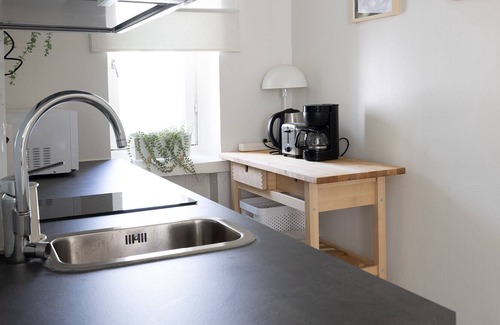 Kaartinkaupunki Apartment | Accessible Fabianinkatu Apartments: Family-Friendly Comfort