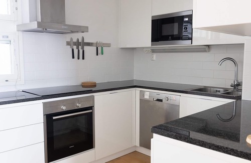 Kluuvi Apartment | Elegant 2-Story Home with Sauna and Family-Friendly Amenities