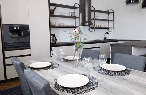 Toolo Apartment | Charming 3BR Apartment with Sauna and Spa Amenities