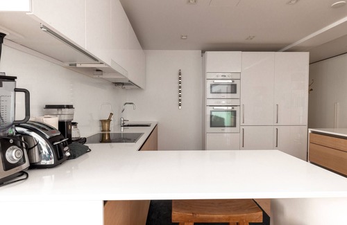 Kaartinkaupunki Apartment | Gorgeous & Modern 2BR Apartment with Family-Friendly Amenities