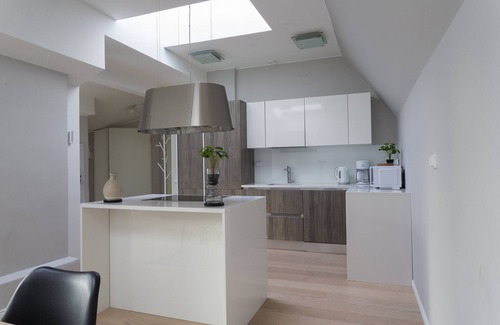 Kluuvi Apartment | Modern 2BR Penthouse in Kluuvi with Balcony & Sauna