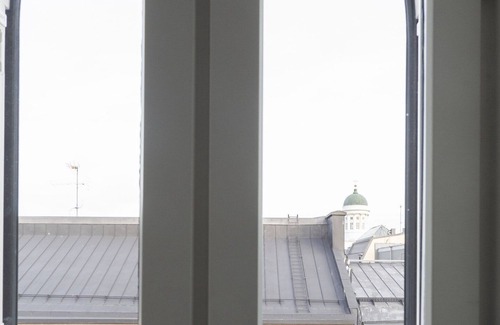 Kluuvi Apartment | Modern 2BR Penthouse in Kluuvi with Balcony & Sauna