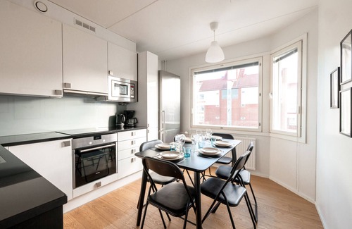 Kallio Apartment | Modern & Cozy 2BR Apartment with Balcony and Breakfast
